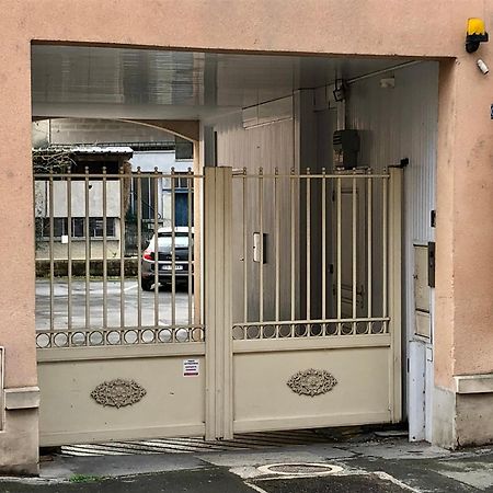 Logement Centre Ville D'Epernay Avec Parking Prive Épernay Exterior foto